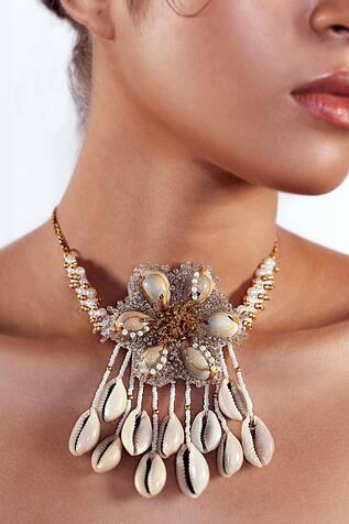 Kanyaadhan by DhirajAayushi Shell Embellished Necklace