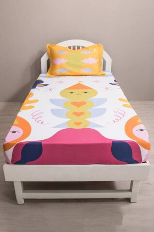 Kyoona The Into The Unknown Human Figure Print Bedsheet Set