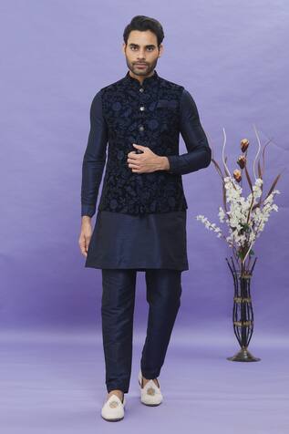 Nazaakat by Samara Singh Geometric Print Bundi Kurta Set