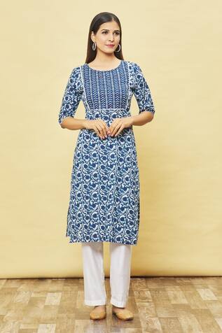 Samyukta Singhania Floral & Vine Print Kurta