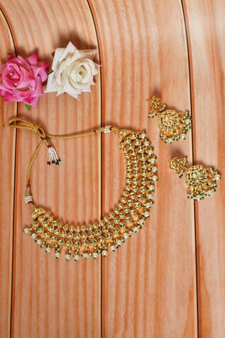 Nayaab by Aleezeh Layered Kundan Embellished Necklace Set