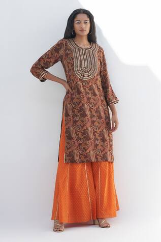 Nadima Saqib Embroidered & Paisley Print Kurta