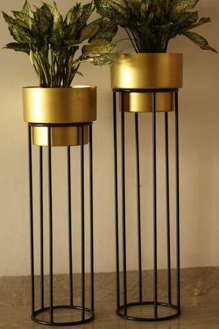 Kaksh Studio Antique Planter With Stand (Set of 2)