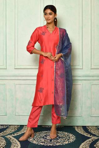 Aryavir Malhotra Straight Embroidered Kurta Set