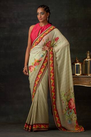 Shilpi Gupta Floral Print Saree With Blouse
