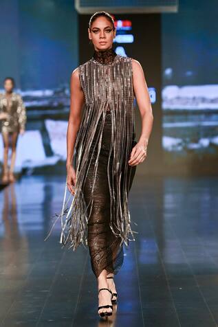 RUDRAKSH DWIVEDI Platinum Tassel Detail Crop Top