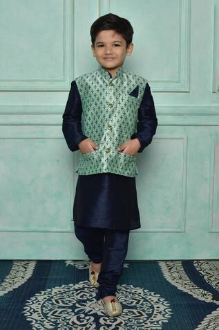 Banana Bee Plus Woven Bundi