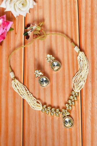 Nayaab by Aleezeh Kundan Pendant Drop Necklace Set