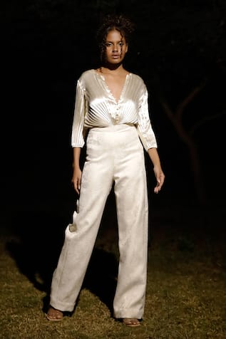 Zwaan Pleated V-Neck Top