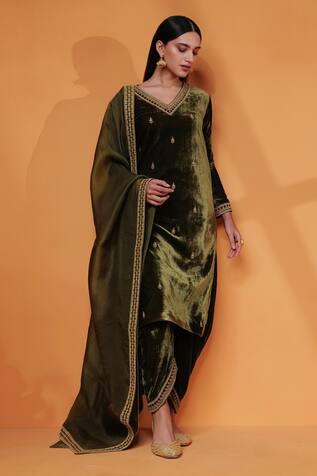 Taisha Silk Velvet Embroidered Kurta Dhoti Pant Set