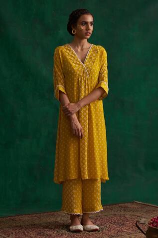 Rekha Agra Bandhej Print Kurta & Pant Set