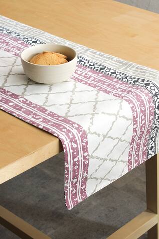 House This Nikrinta Cotton Runner