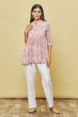 Samyukta Singhania Bouquet Print Short Kurta