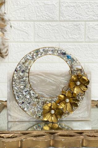 Kainiche by Mehak Mother Of Pearl Embellished Clutch