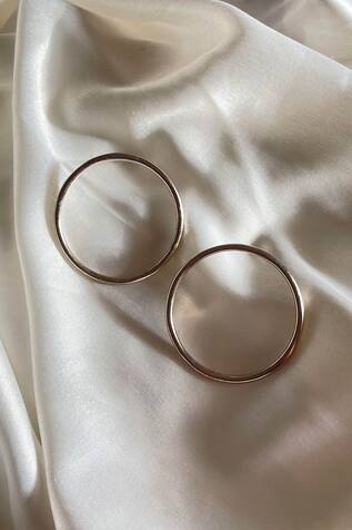 Aaree Accessories Metallic Circular Shape Hoops
