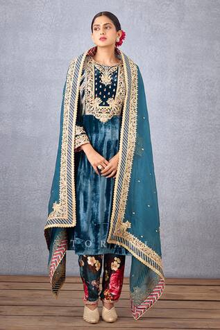 Torani Shabnami Makhmal Qurbat Kurta Set