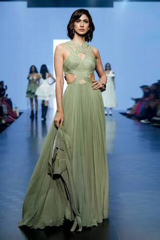 Saisha Shinde Basket Weave Pattern Gown With Jacket