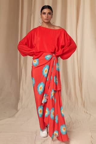 Masaba Poncho With Daisy Print Drape Skirt