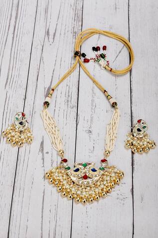 Nayaab by Aleezeh Multi-String Pendant Necklace Set