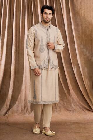 Rar Studio Aari Work Bundi Kurta Set