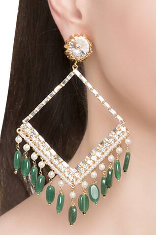 Prerto Pearls & crystals emerald kite earrings