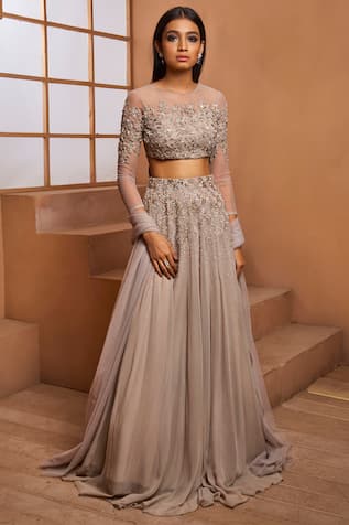 ladies sangeet dress for man