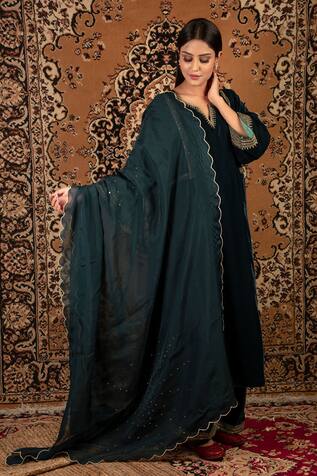 Priya Chaudhary Silk Velvet Kurta Set