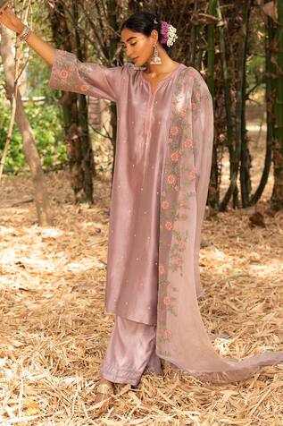 Kritika Dawar Chanderi Embroidered Sleeve Kurta Set