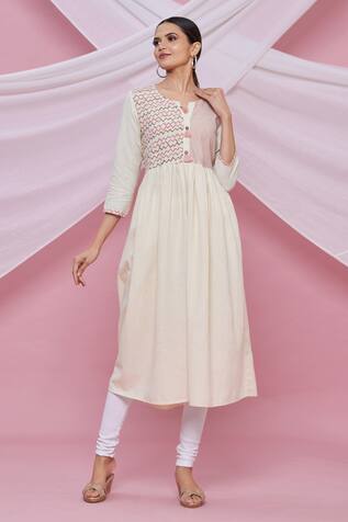 Nazaakat by Samara Singh Geometric Print Gathered Kurta