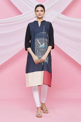Nazaakat by Samara Singh Printed Mandarin Collar Kurta