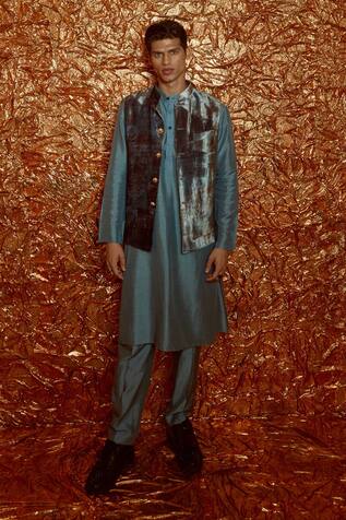Nirmooha Velvet Bundi & Kurta Set