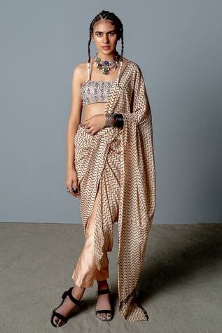Pooja Rajgarhia Gupta Zenobia Printed Pre-Draped Saree With Blouse