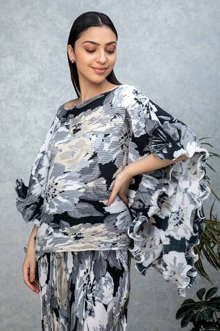 Rhe-Ana Gia Printed Cape