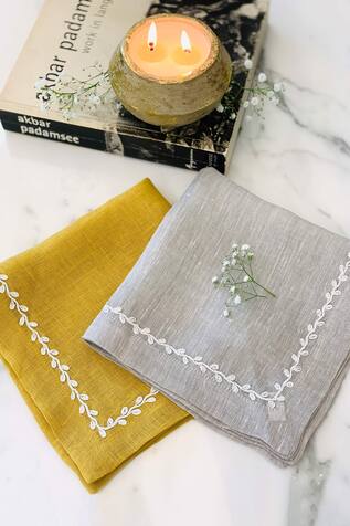 MJ Label Handcrafted Dori Embroidered Napkin (Set of 6)