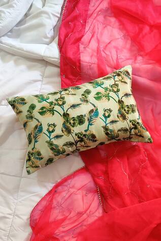 Raffinee Leaf Print Cushion Cover