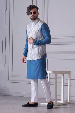 Agape Printed Bundi & Kurta Set