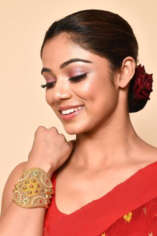 Samyukta Singhania Embellished Kada