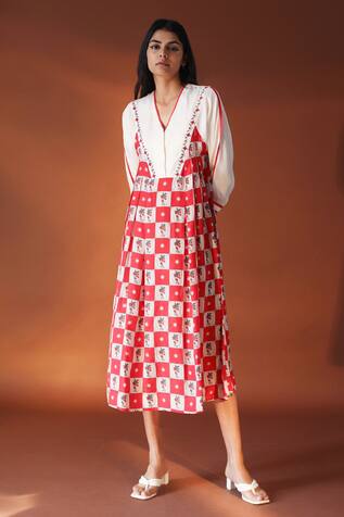 Pozruh by Aiman Narvi Printed Pleated Dress