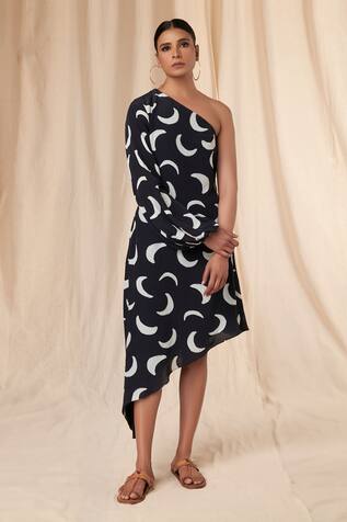 Masaba Mooncrest Print Asymmetric Hem Kaftan