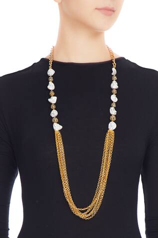 Shillpa Purii Gold & white alloy shell pearl with ball and gold chain necklace