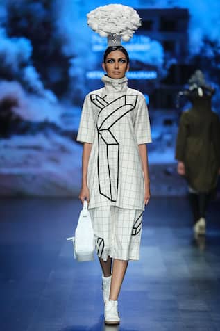 Nitin Bal Chauhan Edge White egyptian cotton chequered tunic with crop pants