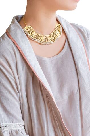 Zariin Gold brass  plated necklace with pearl beads