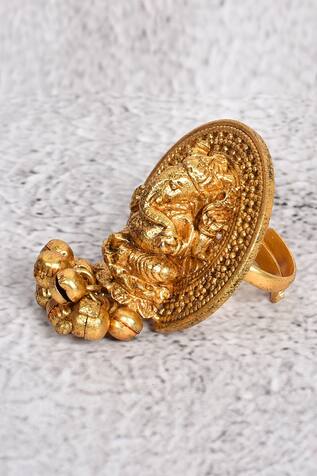 The Bling Girll Carved Temple Ring