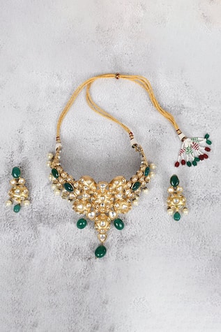 Auraa Trends Embellished Kundan Necklace Set