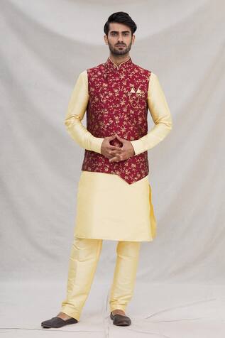 Arihant Rai Sinha Jacquard Banarasi Silk Bundi & Kurta Set