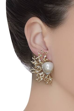 Gewels by Mona Embellished stud pearl earrings