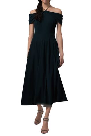 Manika Nanda Off shoulder retro midi dress