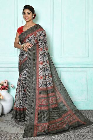 Naintara Bajaj Geometric Floral Pattern Saree