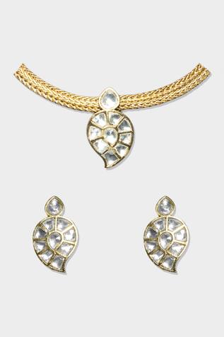 Auraa Trends Kundan Pendant Necklace Set