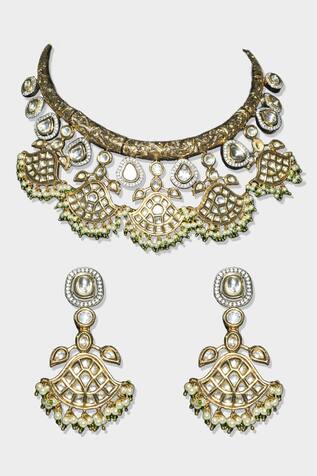 Auraa Trends Kundan Necklace Set
